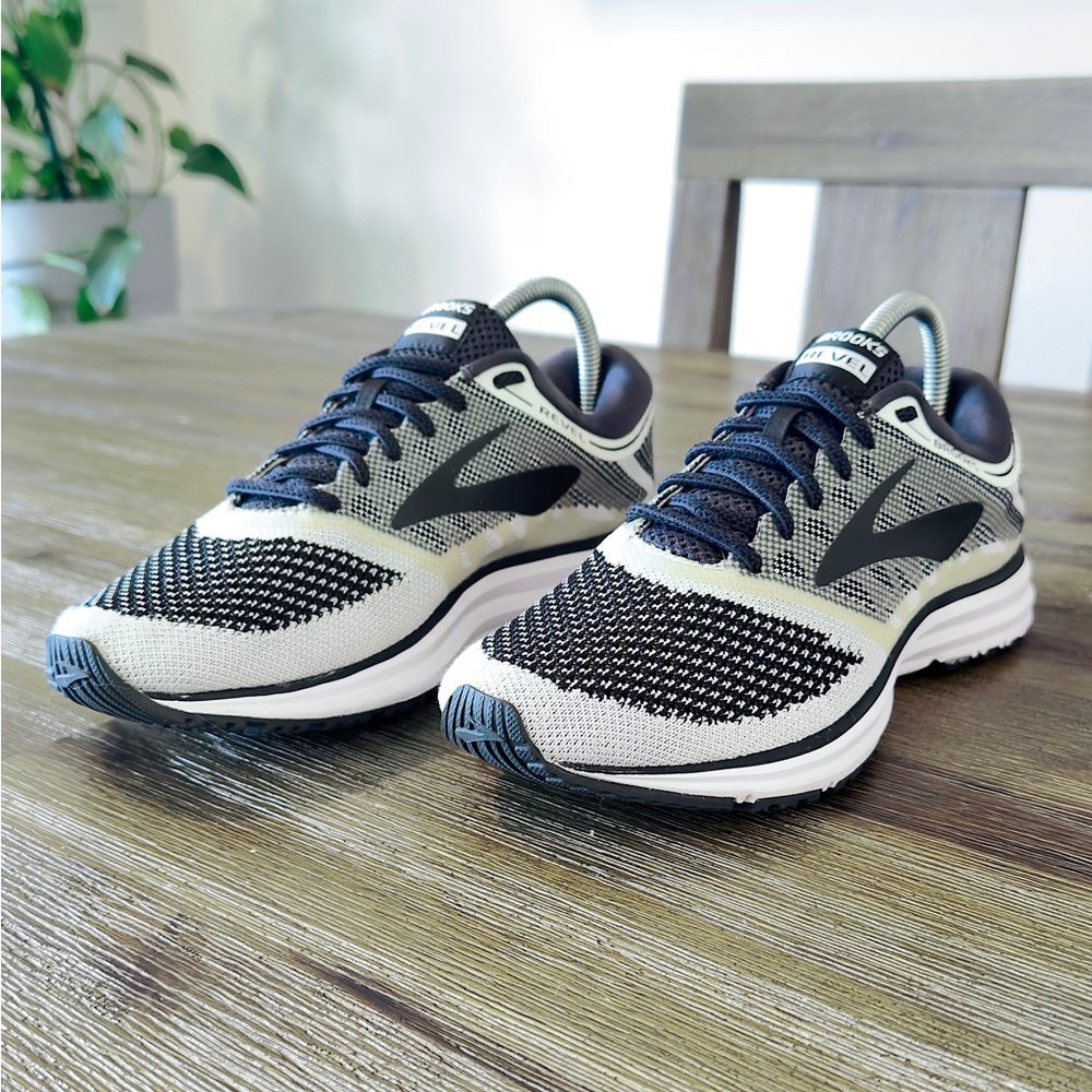 Women’s Size 9, Brooks Revel, Running Shoes, Color Black/White/Gray